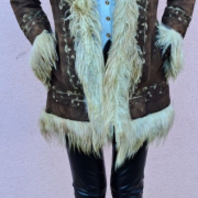 Cappotto scamosciato ricamato