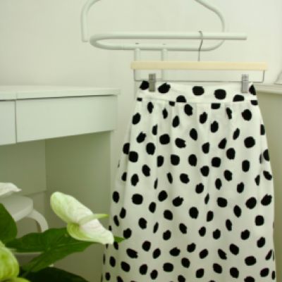 Gonna cotone bianca a pois