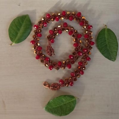 Collana in mezzo cristallo e filato gioiello handmade modello cocker