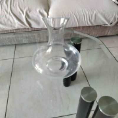 Decanter in vetro trasparente
