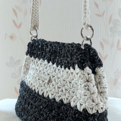 BORSA A SPALLA CON STELLINE