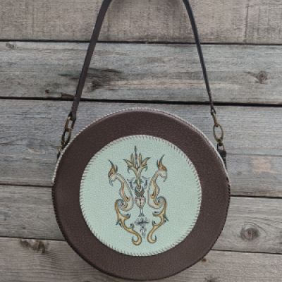 borsa tamburello in vera pelle dipinta e cucita a mano