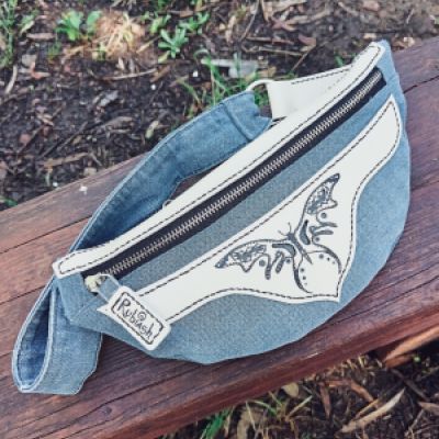 marsupio in jeans e vera pelle dipinto e realizzato a mano