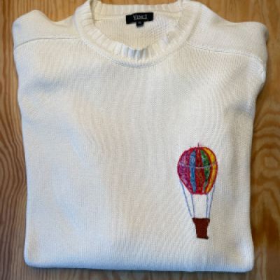 Maglione bianco ricamo a mongolfiera