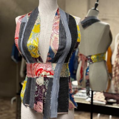 Gilet realizzato con tessuti di scarto